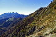 46 Il sentiero scorre sopra canaloni a precipizio...serve attenzione!